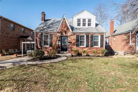 1443 Laclede Station Rd, Richmond Heights, MO 63117