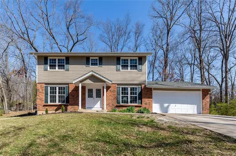 4 Spring Ct, O'fallon, MO 63366