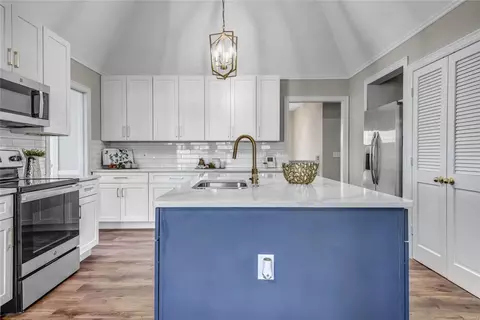 409 Montbrook Dr, O'fallon, MO 63366 photo 3