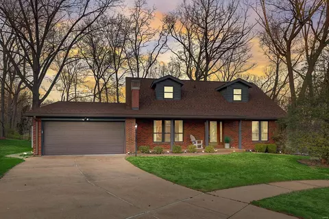 4525 Harvshire Ct, Saint Louis, MO 63128