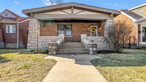 4948 Pernod Ave, Saint Louis, MO 63139