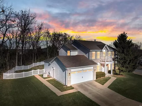 3527 Georgetowne Village Dr, Manchester, MO 63088