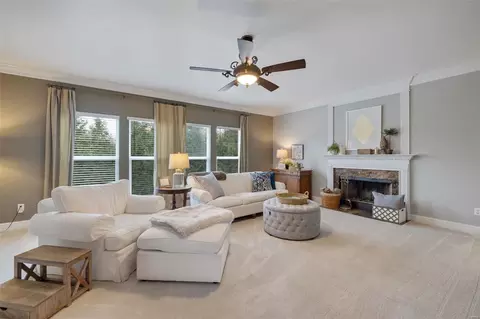 Living - 222 Fox Haven Ct, O'fallon, MO 63368 photo 2 of 7