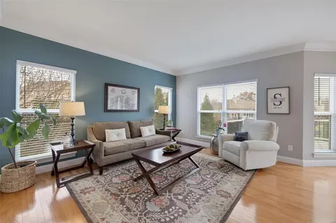 Living - 222 Fox Haven Ct, O'fallon, MO 63368 photo 4 of 7