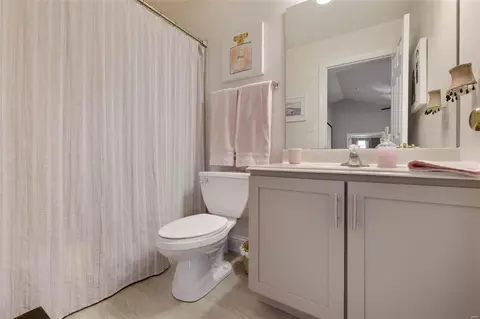 Bath - 222 Fox Haven Ct, O'fallon, MO 63368 photo 4 of 4