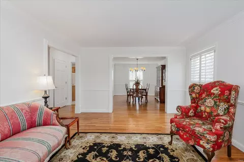 Living - 806 Big Bend Woods Dr, Manchester, MO 63021 photo 2 of 2
