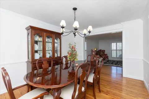 Dining - 806 Big Bend Woods Dr, Manchester, MO 63021 photo 5 of 7