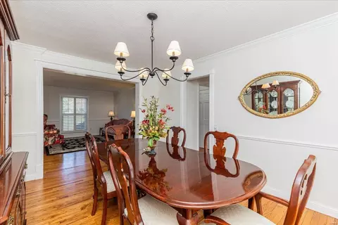 Dining - 806 Big Bend Woods Dr, Manchester, MO 63021 photo 4 of 7
