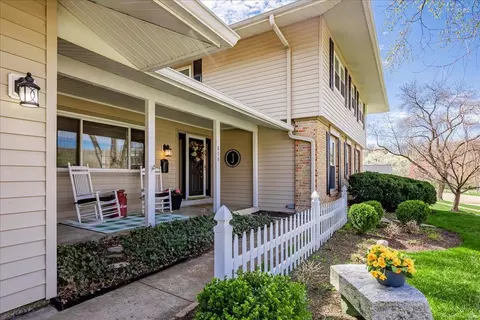 Exterior - 806 Big Bend Woods Dr, Manchester, MO 63021 photo 3 of 8