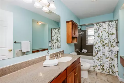 Bath - 806 Big Bend Woods Dr, Manchester, MO 63021 photo 5 of 5