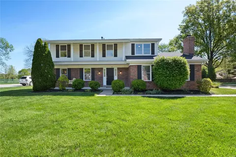 355 Lafayette Ct, Ellisville, MO 63011