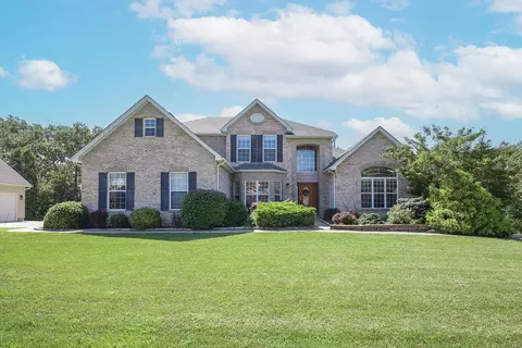 1020 Sycamore Creek Dr, Wentzville, MO 63385