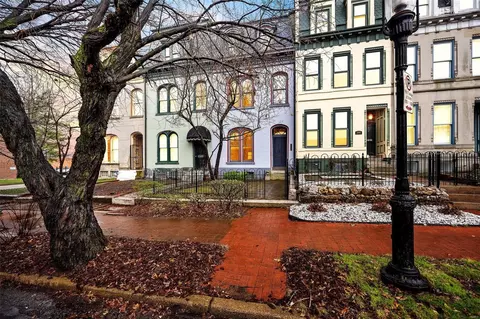 1104 Rutger St, Saint Louis, MO 63104