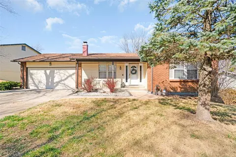 4551 Shoshone Trl, Saint Charles, MO 63304