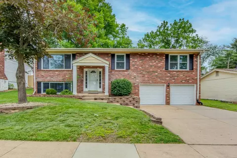586 Bridgebend Rd, Ballwin, MO 63021