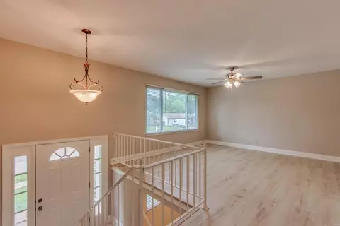 586 Bridgebend Rd, Ballwin, MO 63021 photo 4
