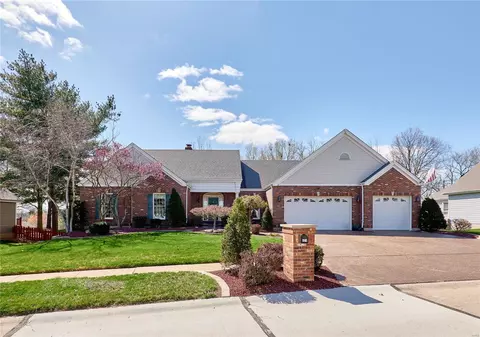 624 Bluff Manor Cir, Saint Charles, MO 63303