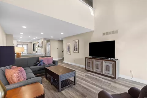 Living - 105 Cascade Circle Dr, Ballwin, MO 63021 photo 3 of 7