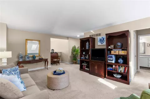 Living - 105 Cascade Circle Dr, Ballwin, MO 63021 photo 4 of 7