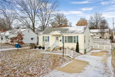 9807 Eastbrook Dr, Saint Louis, MO 63114
