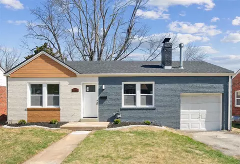 1514 Westmont Pl, Saint Louis, MO 63130