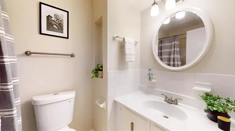 Bath - 337 Fox Village Ct, Ballwin, MO 63021 photo 5 of 5