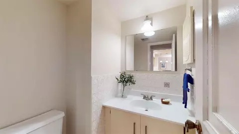 Bath - 337 Fox Village Ct, Ballwin, MO 63021 photo 1 of 5