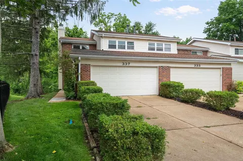 337 Fox Village Ct, Ballwin, MO 63021