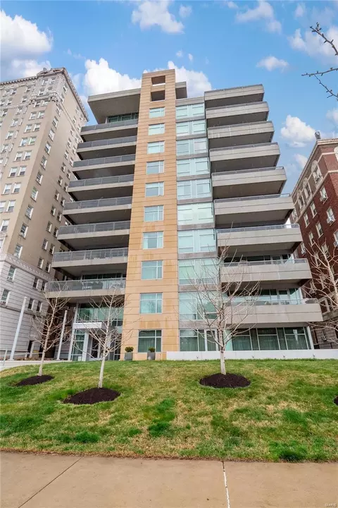 4545 Lindell Blvd #13, Saint Louis, MO 63108