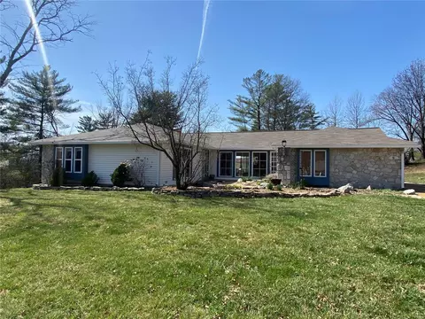 5 Newfield Ct, Ballwin, MO 63011