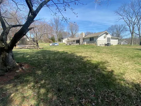 5 Newfield Ct, Ballwin, MO 63011 photo 3