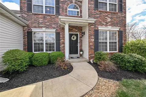 Exterior - 204 Magnolia Trace Dr, Ballwin, MO 63021 photo 2 of 5