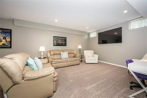 Living - 204 Magnolia Trace Dr, Ballwin, MO 63021 photo 3 of 5