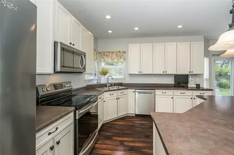 Kitchen - 204 Magnolia Trace Dr, Ballwin, MO 63021 photo 4 of 9