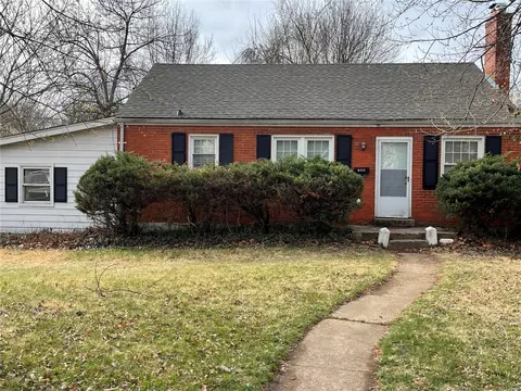 130 Royal Ave, Saint Louis, MO 63135
