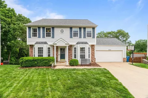 10369 Grant Forest Ln, Saint Louis, MO 63123