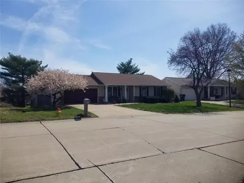 5 Shepherd Knoll Dr, Saint Peters, MO 63376