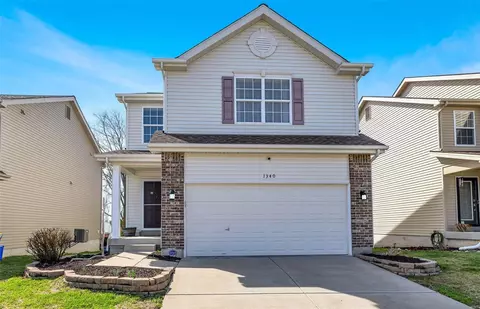 1340 Commons Cir, Saint Charles, MO 63304