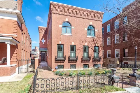 4937 Mcpherson Ave, Saint Louis, MO 63108