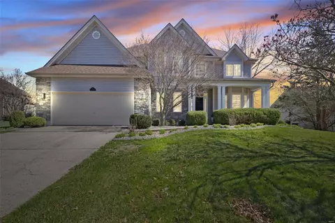 83 Champagne Dr, Lake Saint Louis, MO 63367