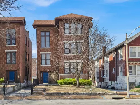 807 Westgate Ave, Saint Louis, MO 63130