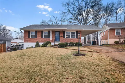 9108 Damson Dr, Saint Louis, MO 63123