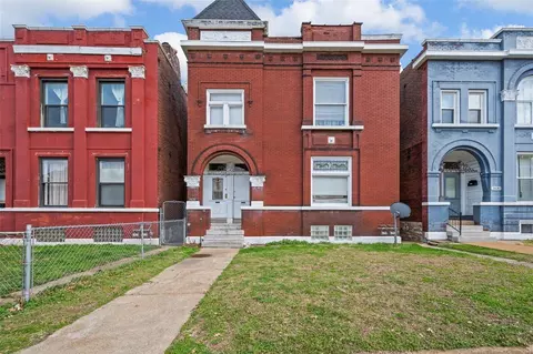 2626 California Ave, Saint Louis, MO 63118