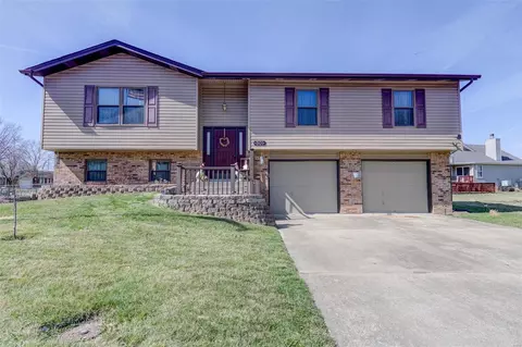 501 Hunter Chaise Dr, Wentzville, MO 63385