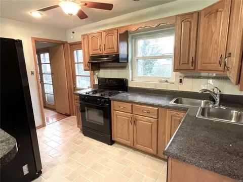 2 Hanley Downs, Saint Louis, MO 63117 photo 5