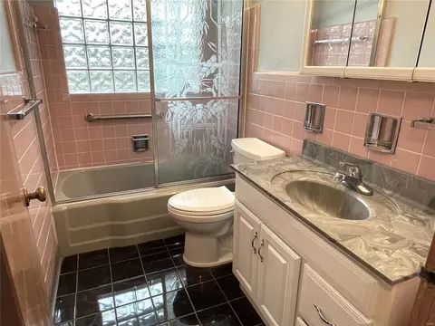 2 Hanley Downs, Saint Louis, MO 63117 photo 10