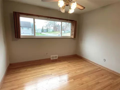 2 Hanley Downs, Saint Louis, MO 63117 photo 8