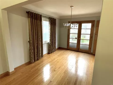 2 Hanley Downs, Saint Louis, MO 63117 photo 4