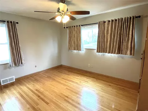 2 Hanley Downs, Saint Louis, MO 63117 photo 7