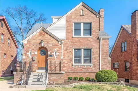 7473 Stanford Ave, Saint Louis, MO 63130